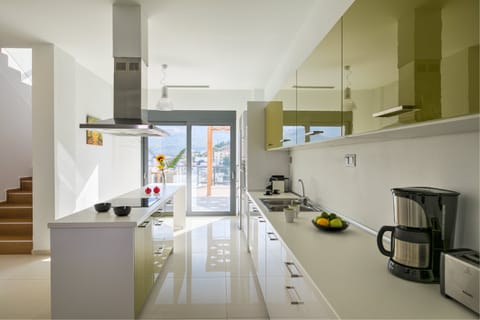 Greek Groove Apartment in Crete