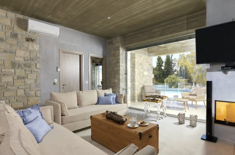 Tinted Water Apartment in Crete