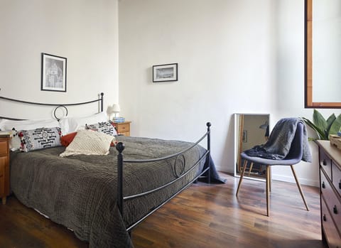 Youth Lyric Apartment in Florence