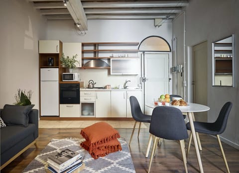 Youth Lyric Apartment in Florence