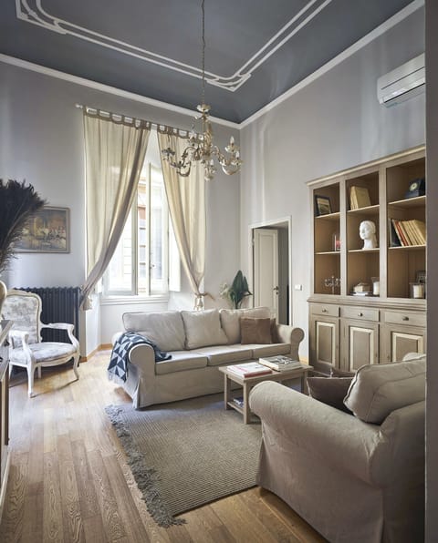 Apex Apartment in Florence