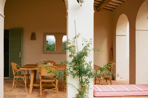 Spanish Sunbeam Apartment in Baix Empordà