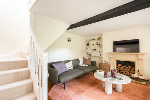 The Chimney Sweeper Apartment in Cotswold District