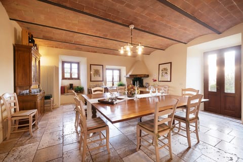 Toasted Oak Apartment in Tuscany