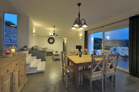 Shoreside Mirage Apartment in Paros, Greece