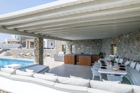 The Golden Paradise Apartment in Mykonos, Mikonos 846 00, Greece