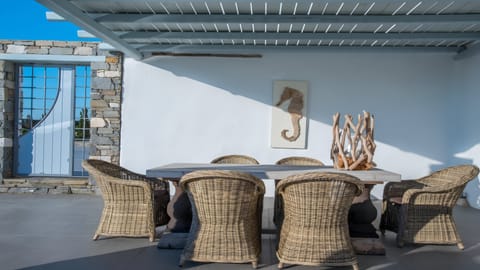 Vistas of the Coast Apartment in Paros, Greece