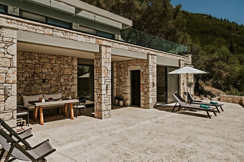 The Green Chariot Apartment in Corfu, Greece