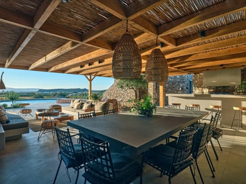 A Reflection In Water Apartment in Paros, Greece