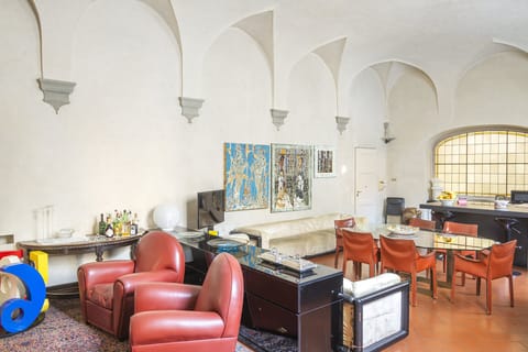 Two Shields Apartment in Florence