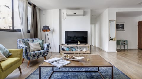 Page One Condo in Tel Aviv-Yafo