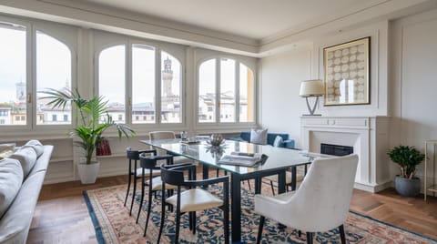 River Elegance Apartment in Florence