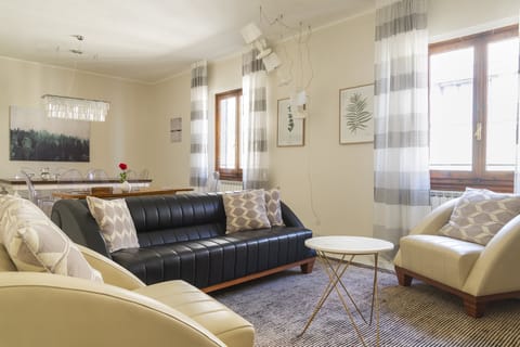 Nutmeg Apartment in Florence