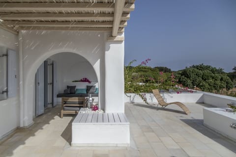 The Island Sunrise Apartment in Paros, Greece