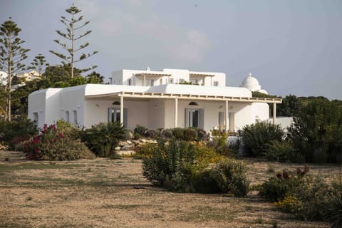 Blue Sash Apartment in Paros, Greece