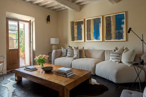 A Magic Touch Townhouse in Tuscany