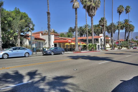 The Gulf Stream Apartment in Santa Barbara