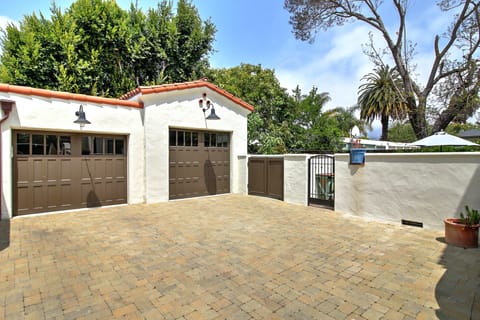 The Palm Tree Sea Apartment in Santa Barbara