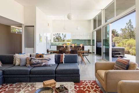 Wild Rocks House in Yucca Valley