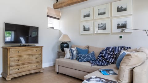 The Cottage At The Dene Cabin in Arun District