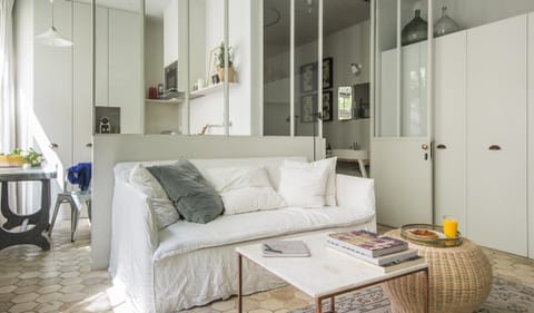 Copper Courtyard Apartment in Paris