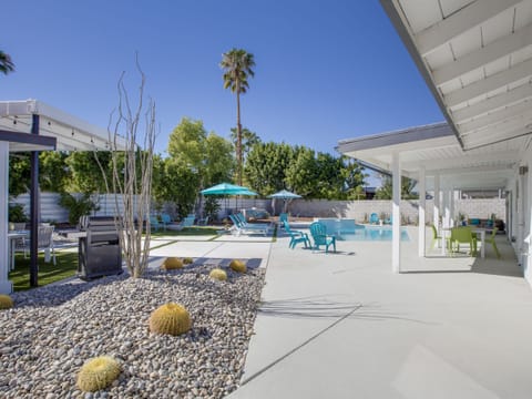 Mid-Century Charmer Villa in Palm Springs