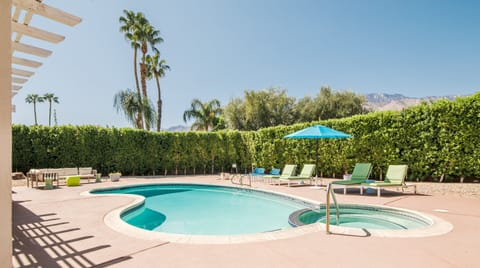 Silent Cinema Apartment in Palm Springs