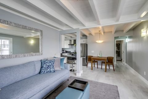 Channel Strand Villa in Mission Beach