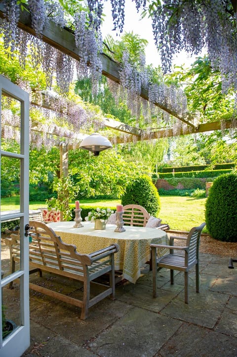 Under The Pergola House in Babergh District