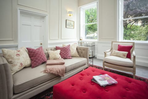 Georgian Courtyard Apartment in Bath