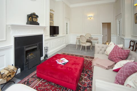 Georgian Courtyard Apartment in Bath