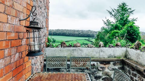 Paints & Brush Cabin in Mendip District