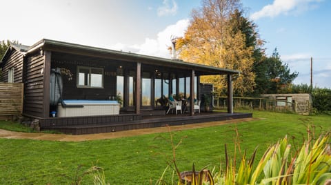 Felicity Orchard Cabin in Wellington