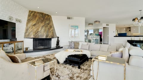 Cliffside Rocks Villa in Palm Springs