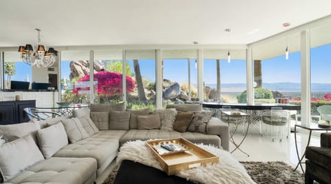 Cliffside Rocks Villa in Palm Springs