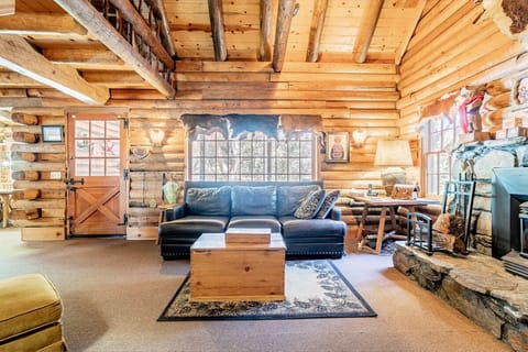 Scout Cabin Cabin in Pine Mountain Club