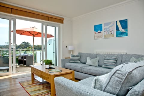 Nautical Reflection Apartment in Paignton