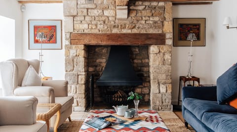 Silver Spoons House in West Oxfordshire District