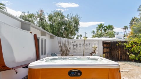 Splash & Chill House in Palm Springs