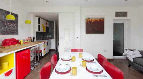 Downhills Way Townhouse in London