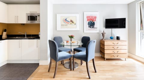 A Glam Abode Apartment in London Borough of Southwark