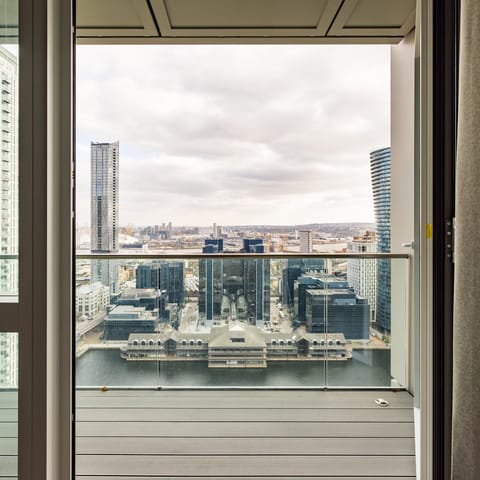 Gold Quay Apartment in London