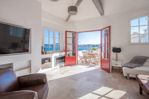 Real Groove Apartment in Antibes