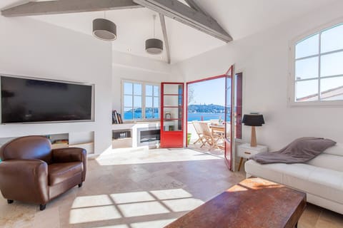 Real Groove Apartment in Antibes