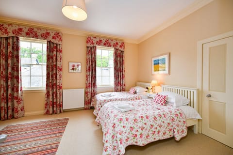 Bonny Bluebell Cabin in England