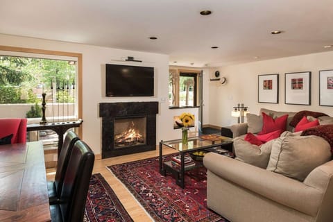 Arrowleaf Lodge Apartment in Aspen