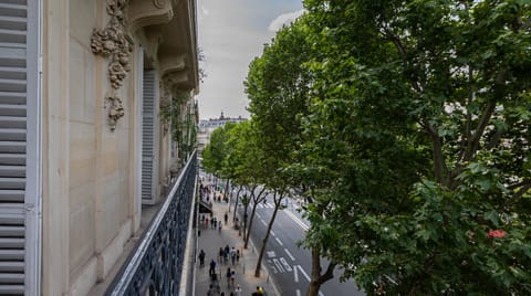 Robotnik Apartment in Paris