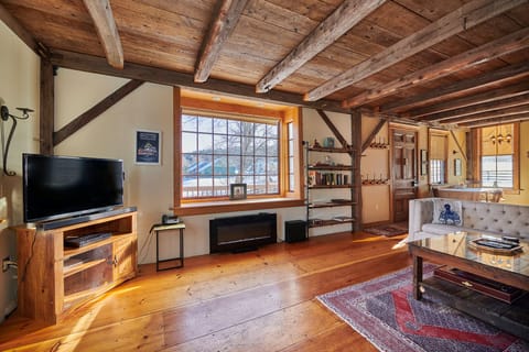 River Song Apartment in Berkshires