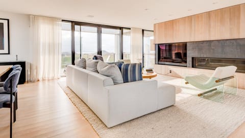 Point Of Blue Apartment in Montauk