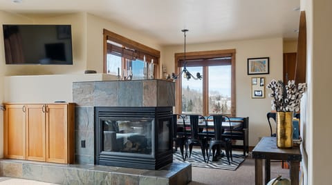 Snowy Shoes Apartment in Telluride